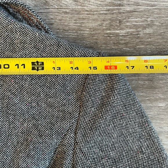 GAP black and white wool blend blazer, size 2 - Picture 12 of 13